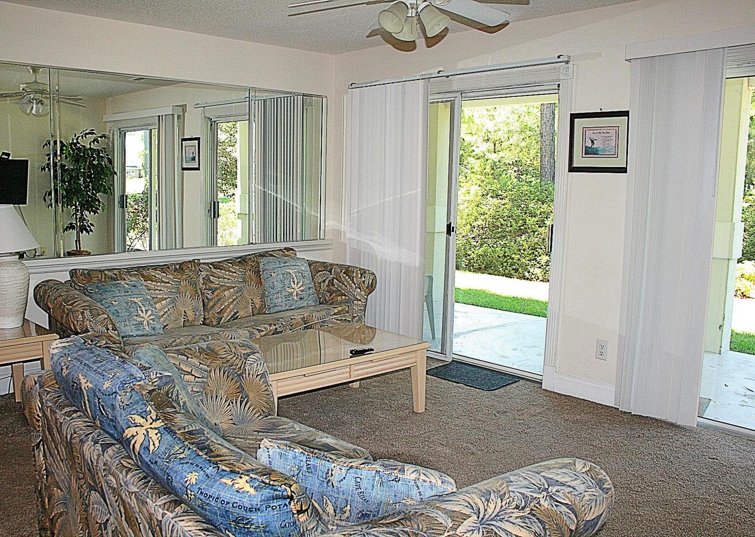 livingrm1 (1) (copy)